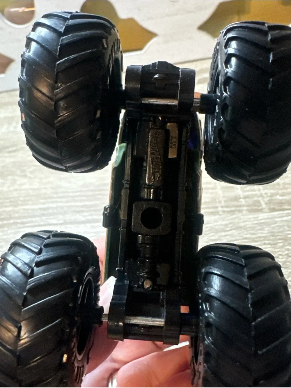Hot Wheels THANOS 2021 Monster Truck Marvel Infinity Gauntlet 1:64